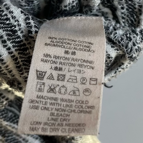 Free People Lust For Life Crop Top Sz S Twist Front Stripe Black White EUC - Picture 11 of 16